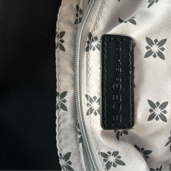 BCBG Generation Elegant Black Leather Handbag. Never used - Picture 6 of 14